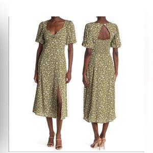 ASTR the Label- Bubble Sleeve Dress in Sage Green. NWT large